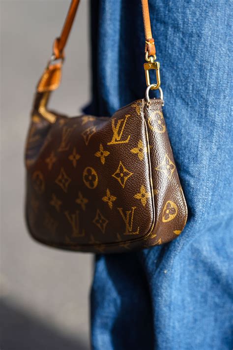 descuento louis vuitton|bolsos louis vuitton originales.